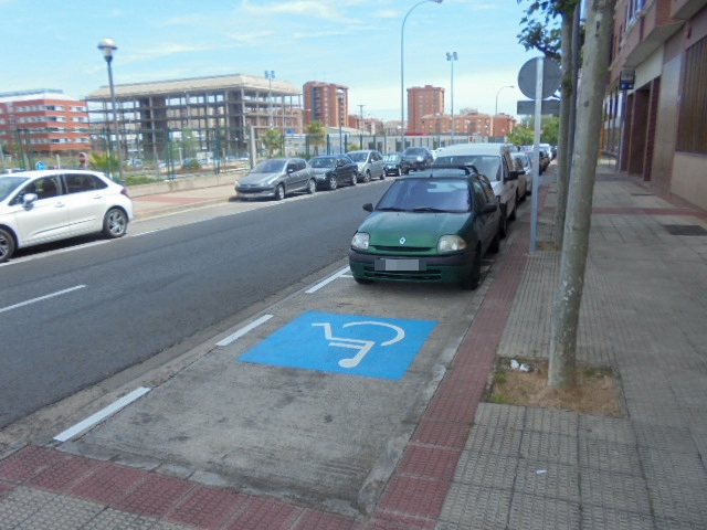 Rio Isla prximo al 11 esquina portillejo jpg – Aparcamiento Rio Isla (esquina con Portillejo)
