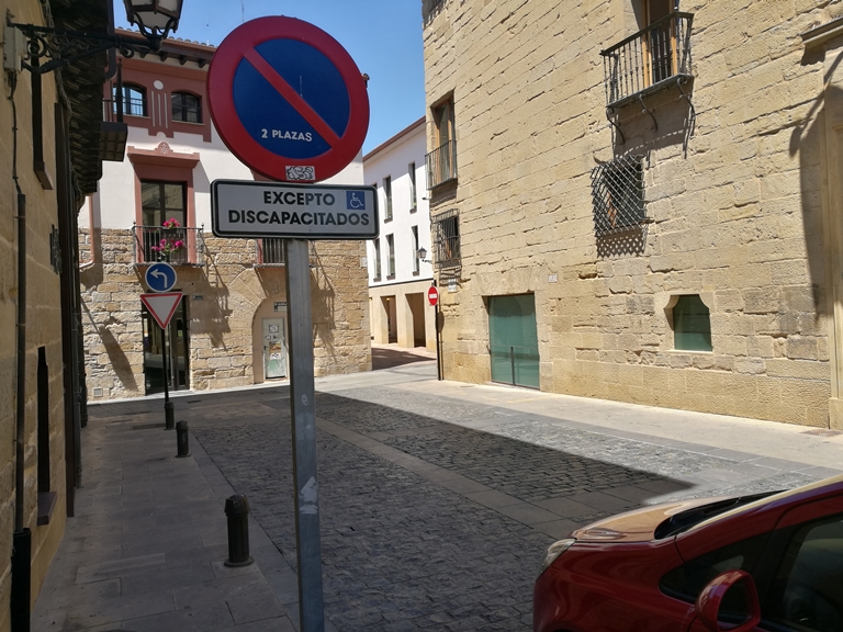 Foto de Aparcamiento San Bartolomé, 15 (frente INSS)
