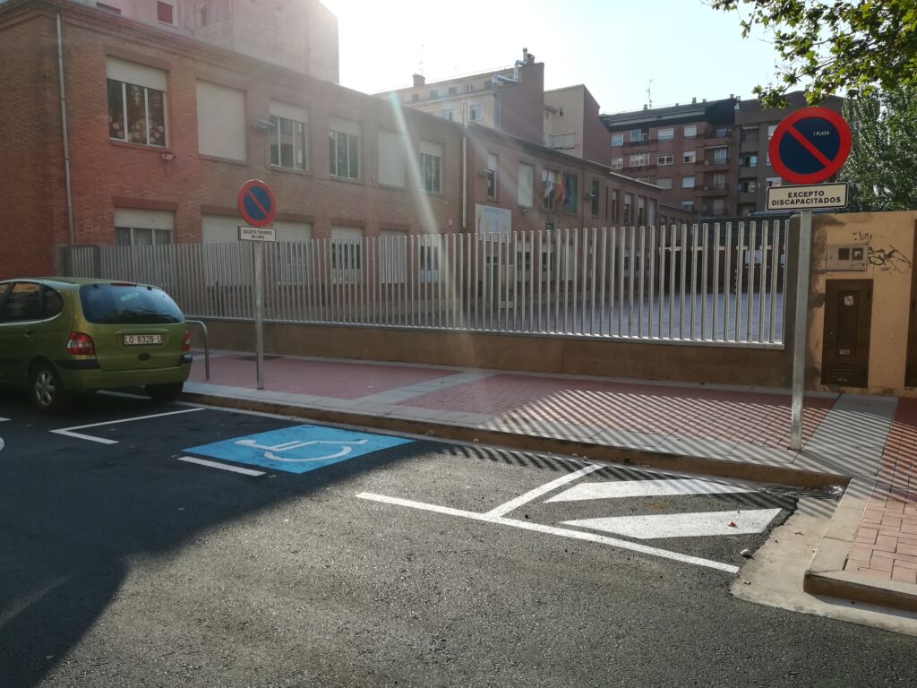 Velez de Guevara esquina Torremuna – Aparcamiento Velez de Guevara esquina Torremuña