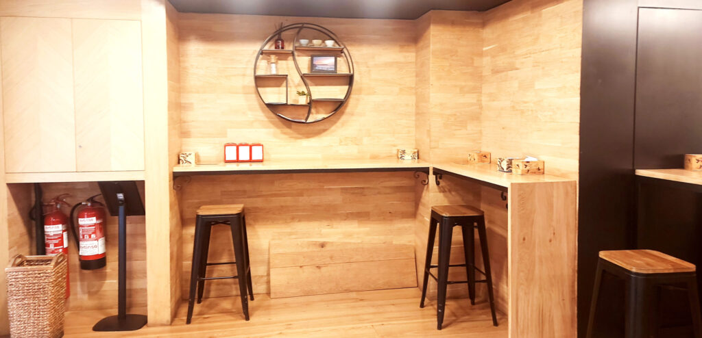 Interior zona de barra
