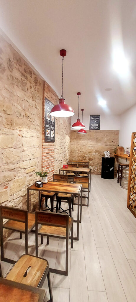 Interior zona de mesas