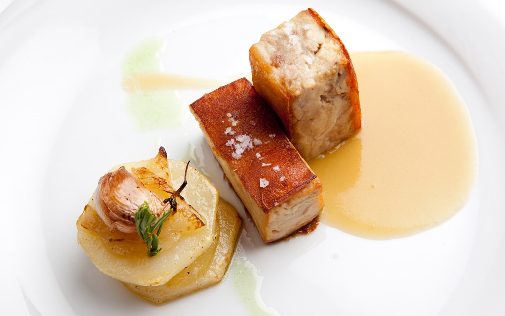 Cochinillo confitado