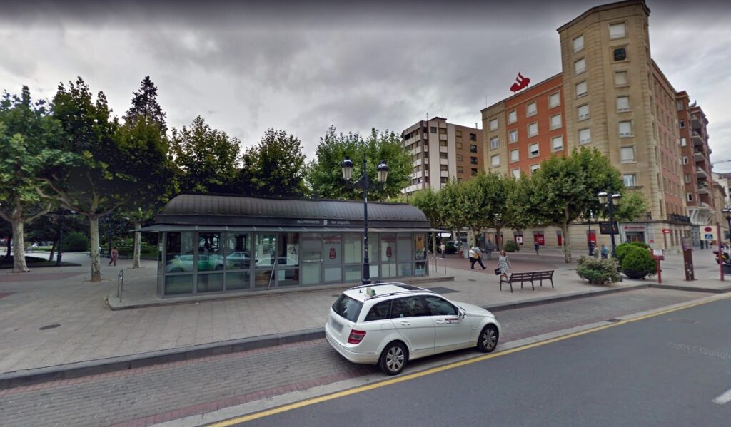 Foto de Parada de taxi, Muro de La Mata, 3 (Espolón)