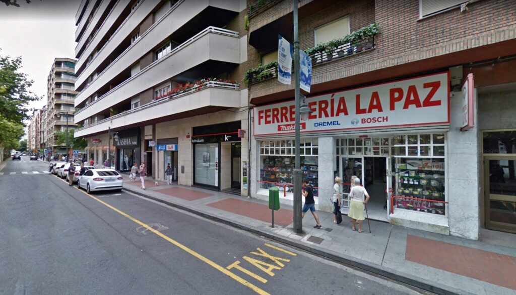Parada Av de la Paz – Parada Av. de La Paz, 52-58