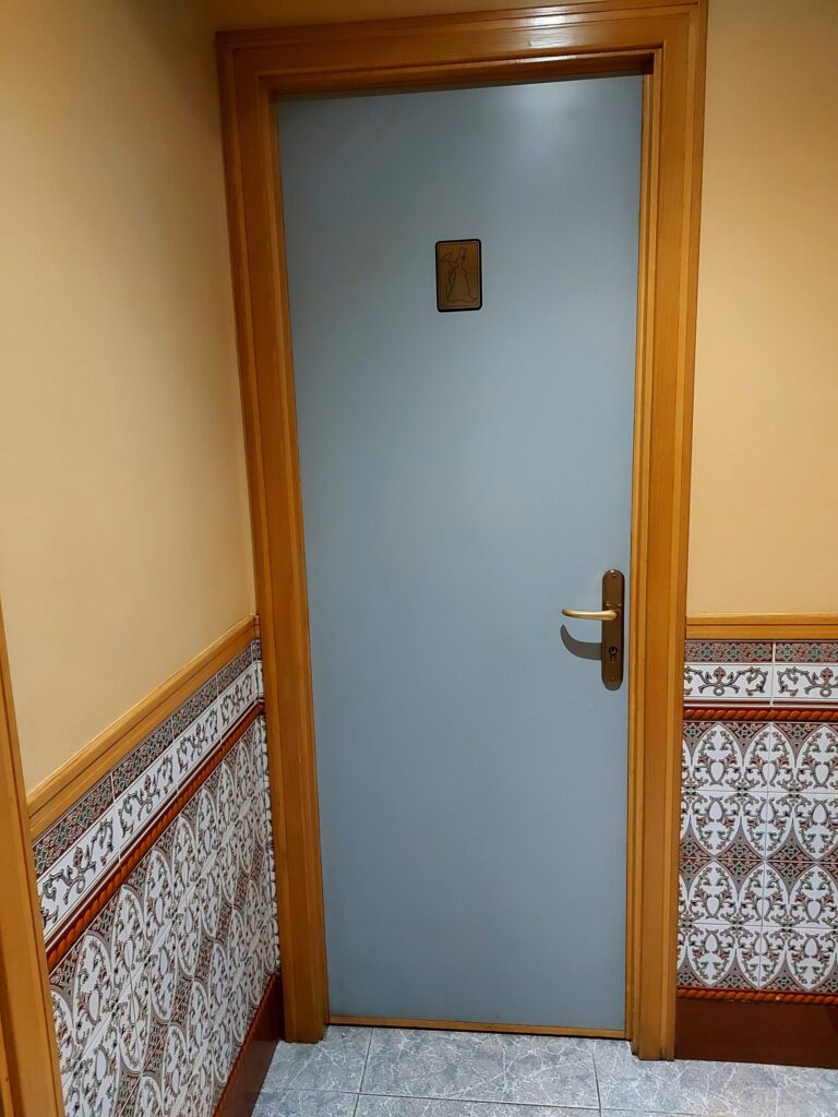 Acceso a baño