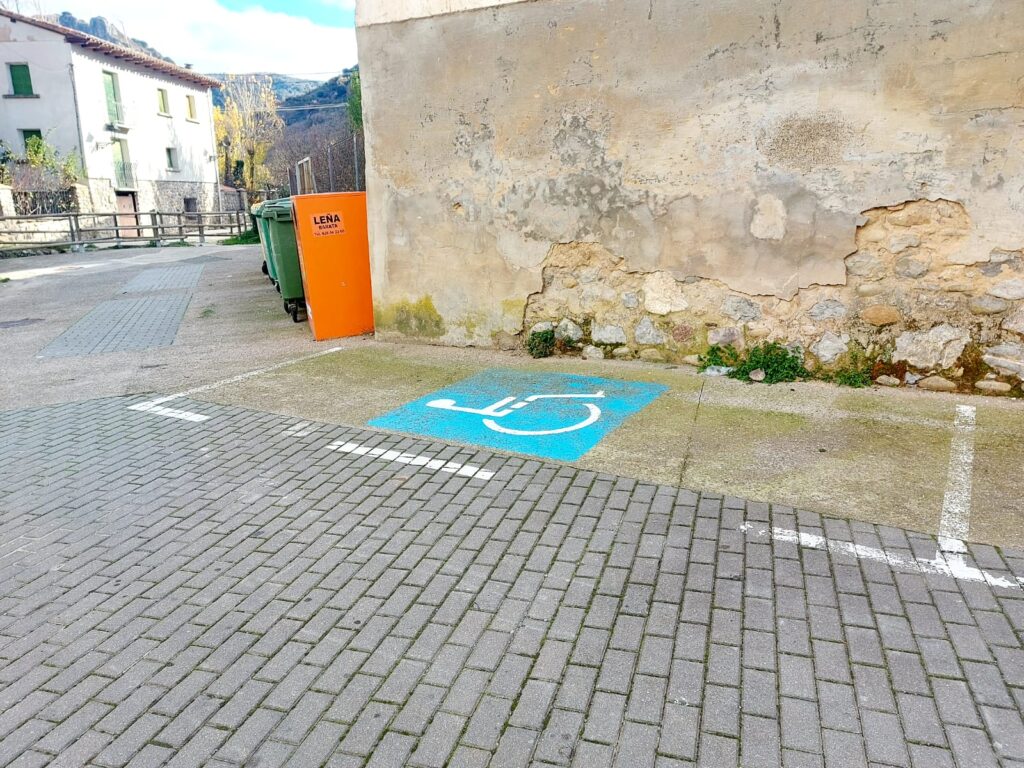 Plaza de aparcamiento en las inmediaciones