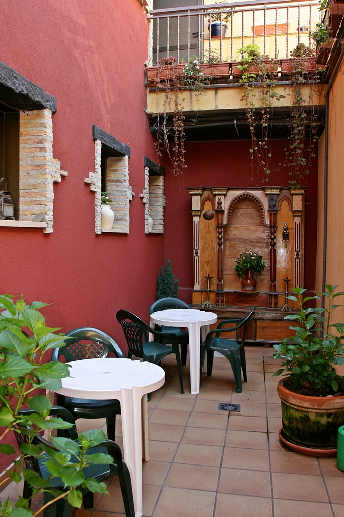 Patio – Albergue de peregrinos San Saturnino