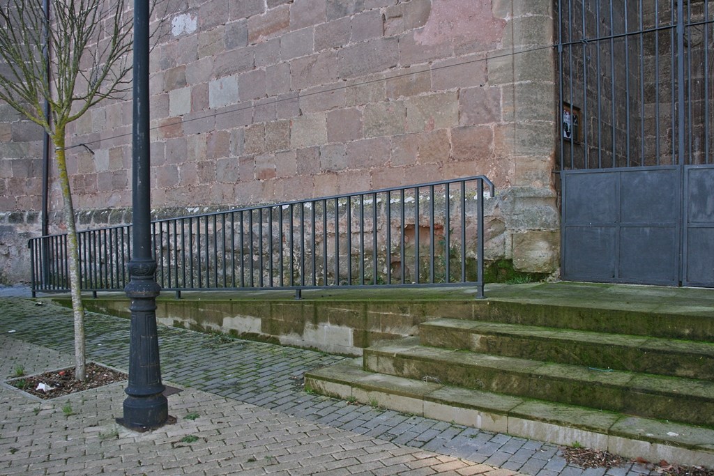 Escaleras y rampa