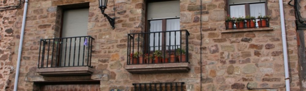 Facahada vertical – Casa Rural Casa Rodrigo